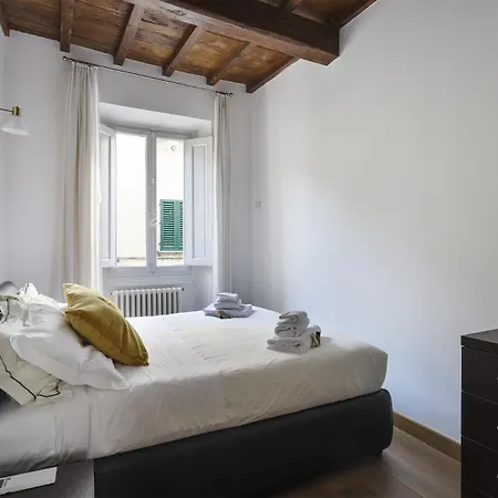 Family In Oltrarno Apartment