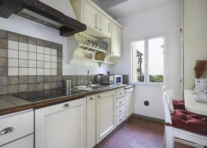 Family In Oltrarno Florence